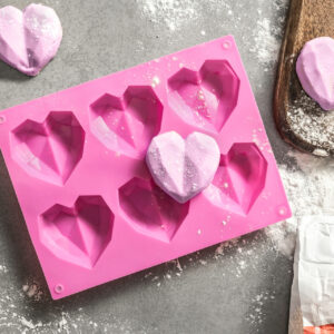 Выпекаем маффины 3D HEART в формочках.