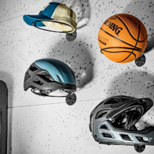 Bumbu, ķiveres un vāciņu uzglabāšanas statīvs